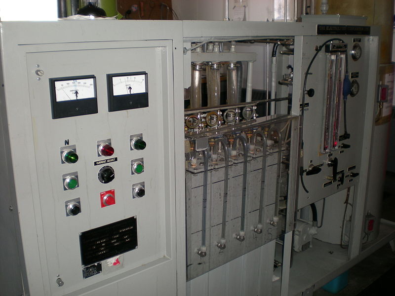 Промисловий електролізер води